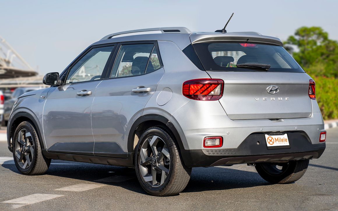 HYUNDAI VENUE - image 6