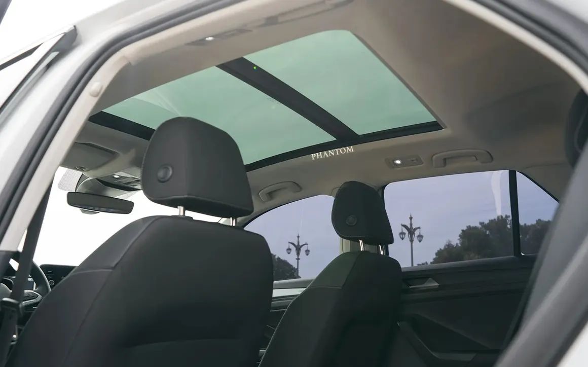 VOLKSWAGEN t-roc - image 11