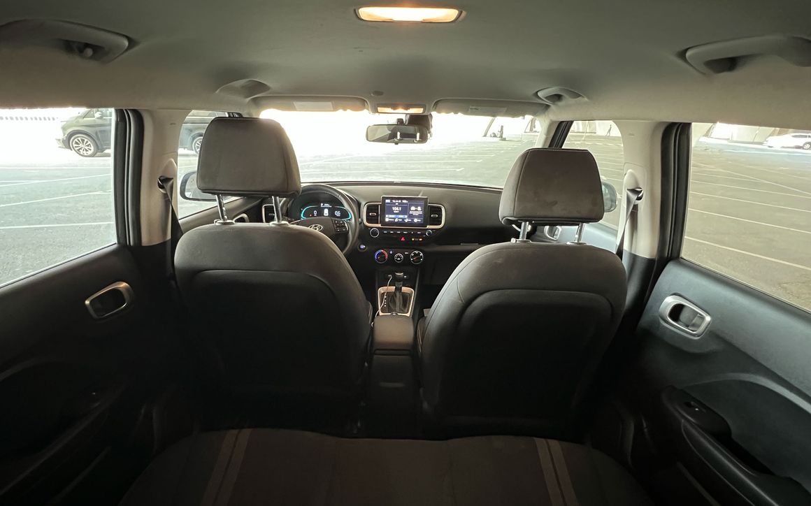 Hyundai Venue - image 13