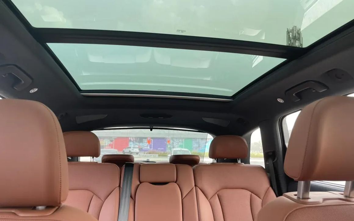 AUDI Q7 - image 13