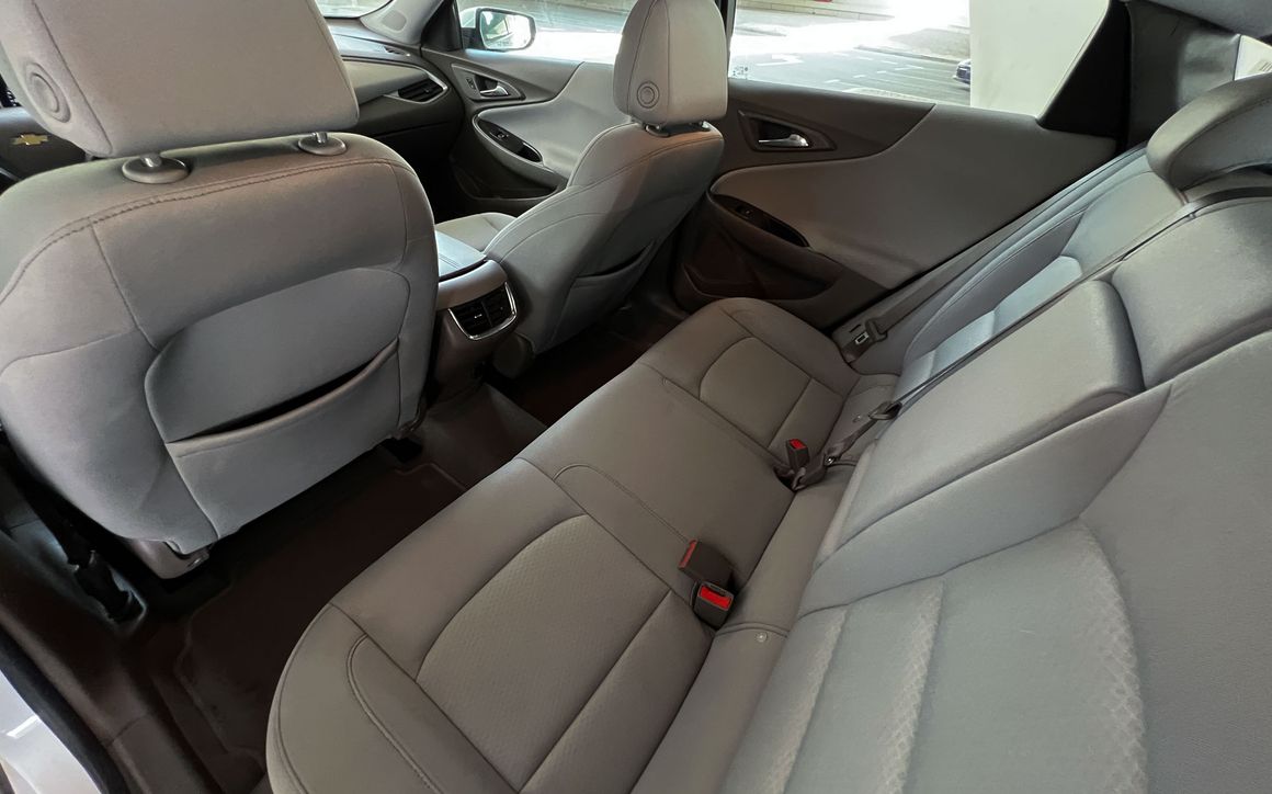 Chevrolet Malibu - image 13
