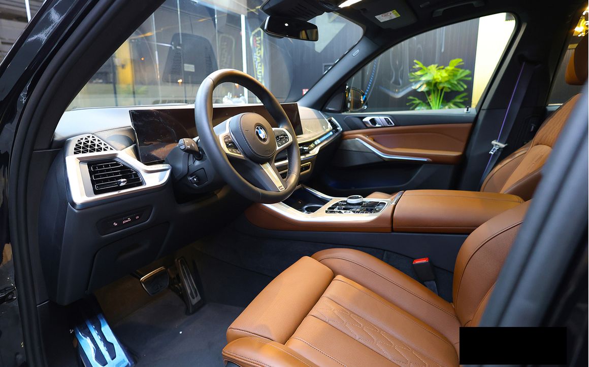 BMW X5 - image 6