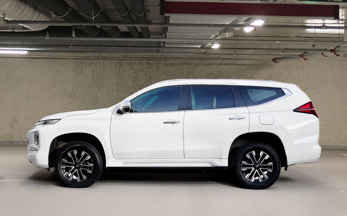 Mitsubishi Montero Sport Premium 3.0L 7 STR- - image 2