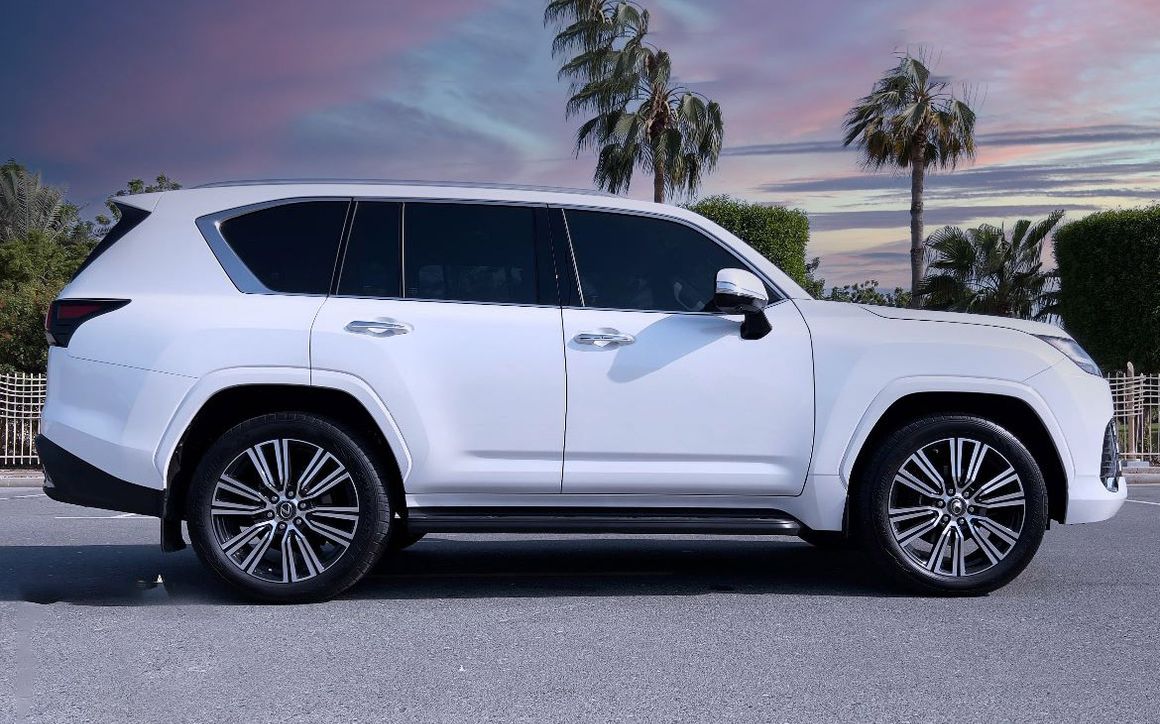 LEXUS LX 600 - image 3