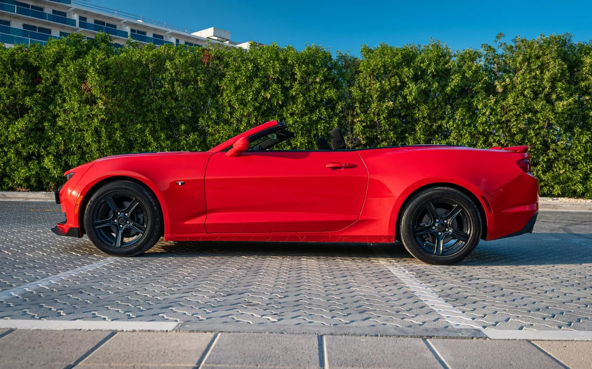 Chevrolet Camaro - image 2