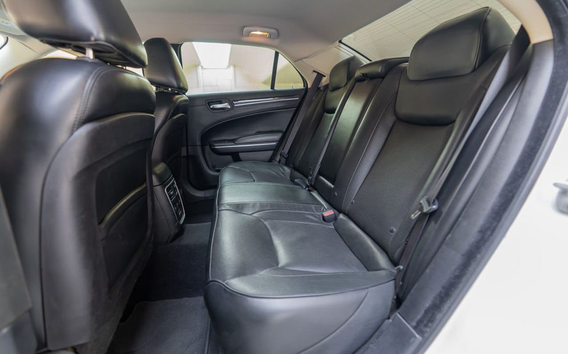 CHRYSLER 300 2021 - image 8