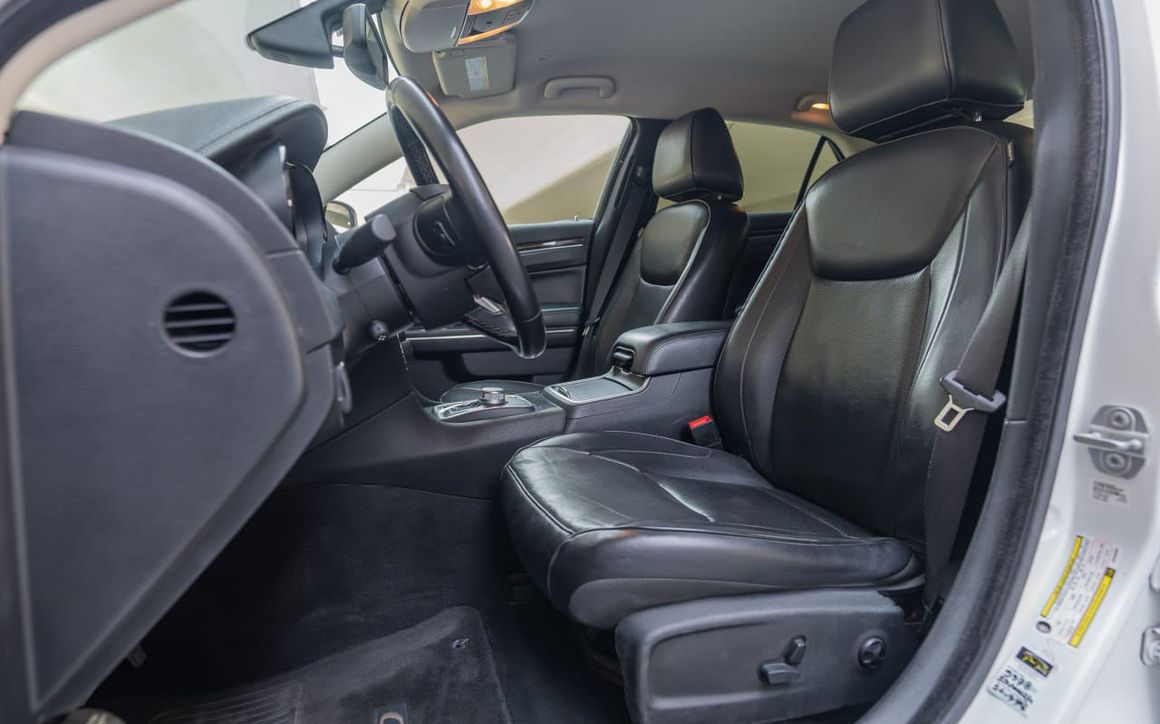 CHRYSLER 300 2021 - image 7