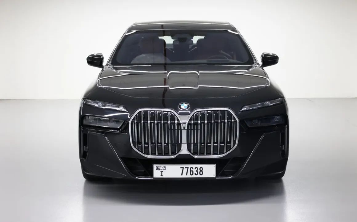 BMW 735i - image 3