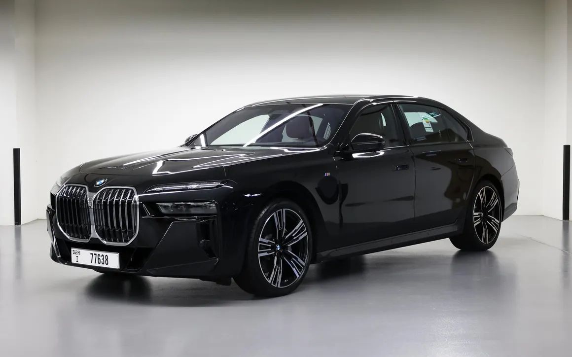 BMW 735i - image 1
