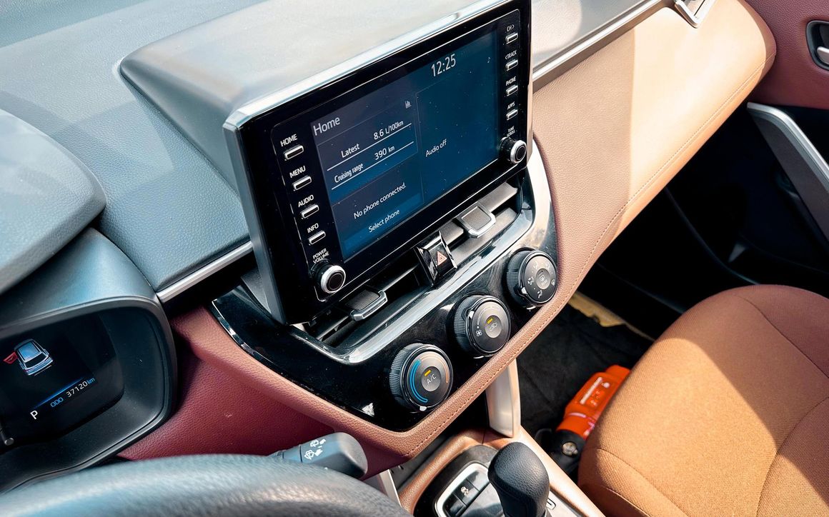 Toyota Corolla Cross - image 8