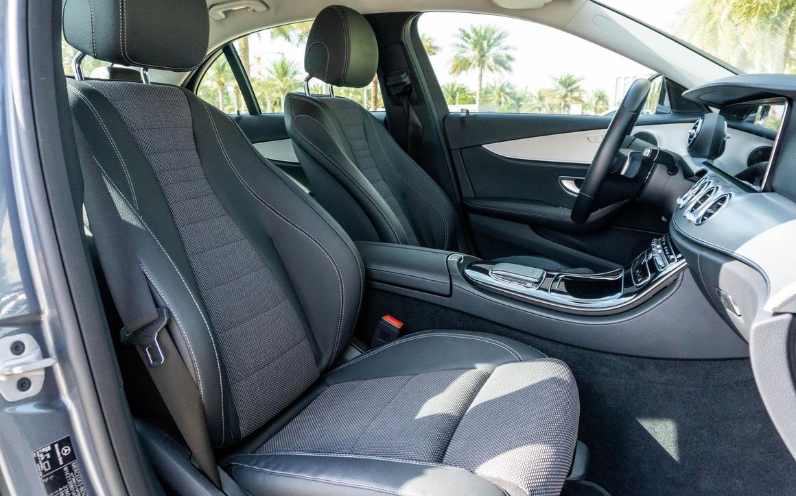 Mercedes E200 - image 11