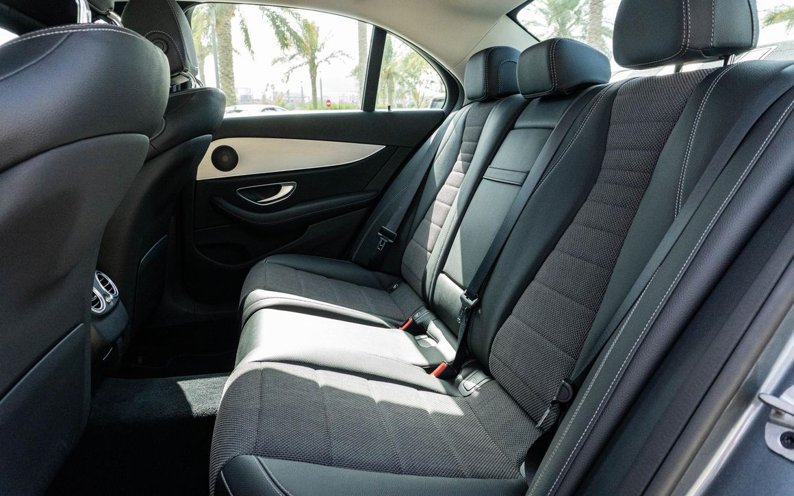 Mercedes E200 - image 15