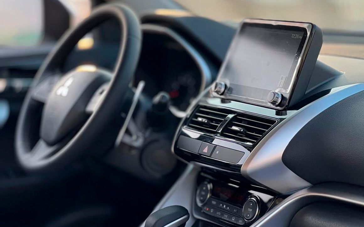MITSUBISHI ECLIPSE CROSS - image 9
