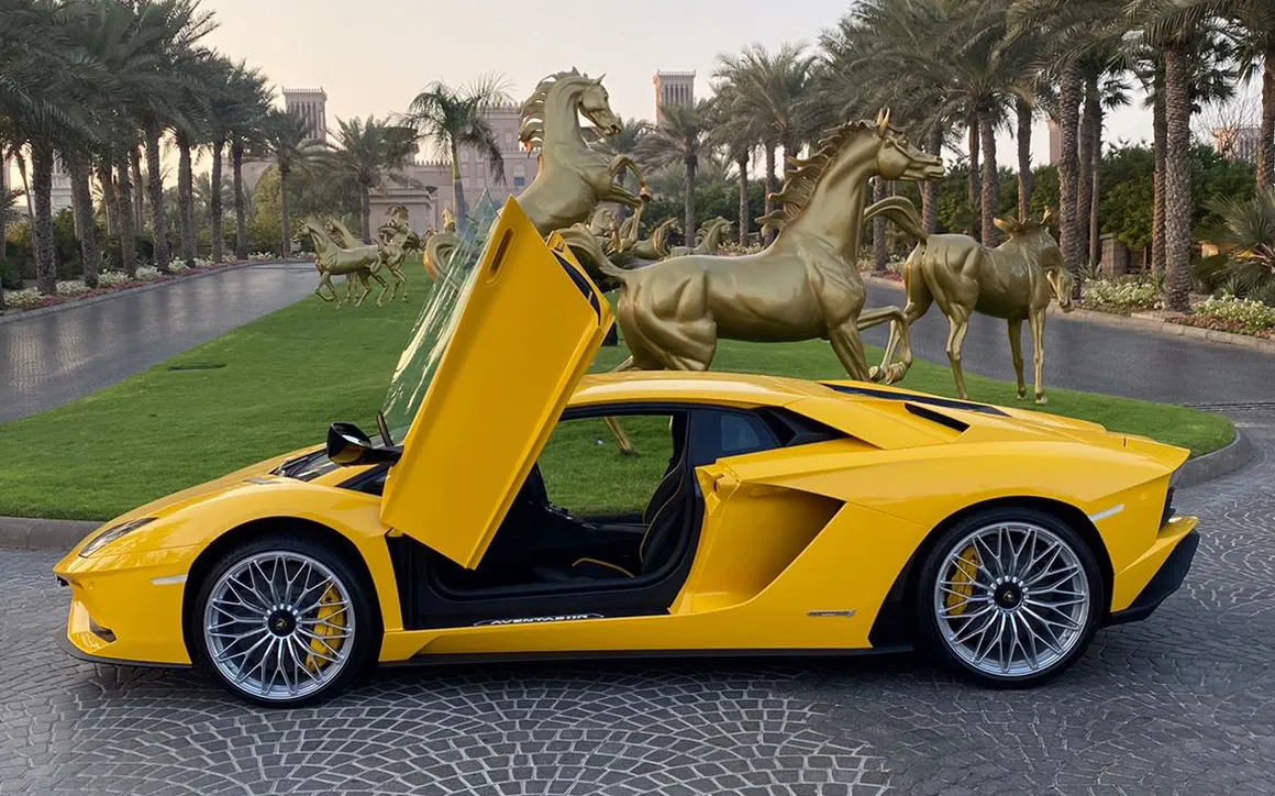 LAMBORGHINI AVENTADOR - image 3