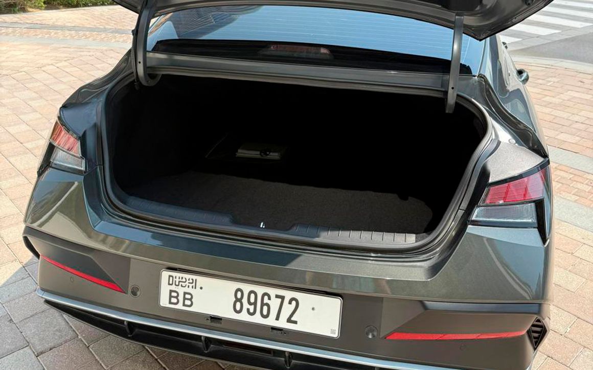 Hyundai Elantra - image 5