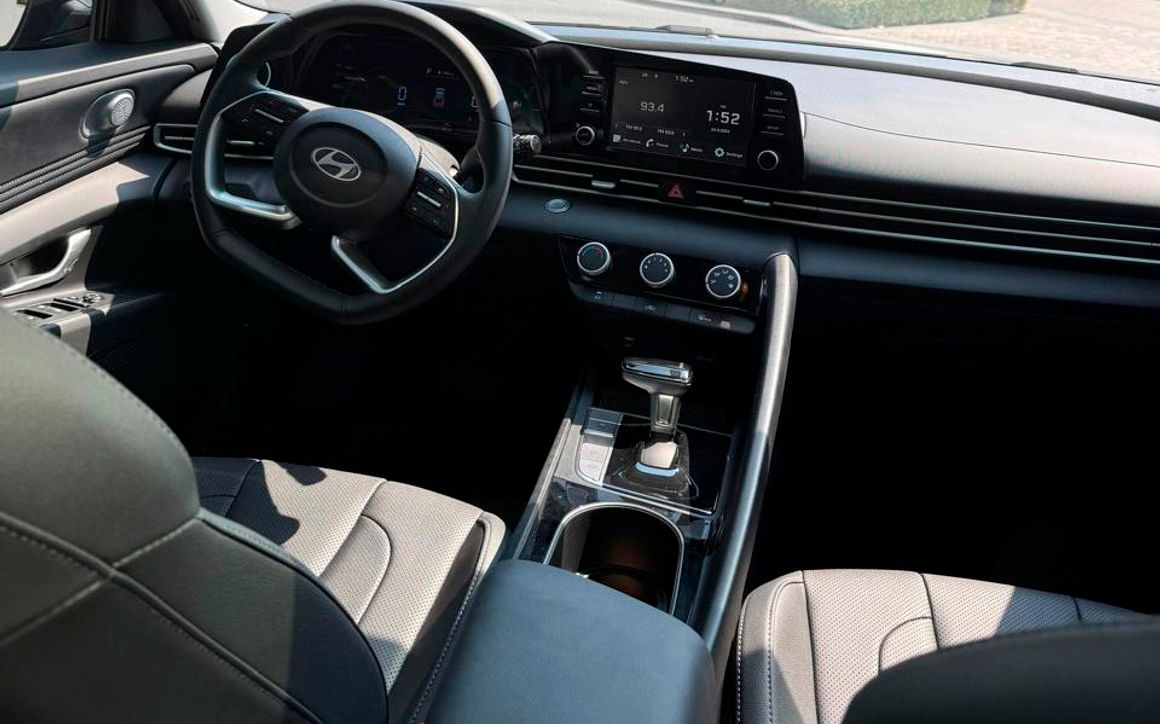 Hyundai Elantra - image 6