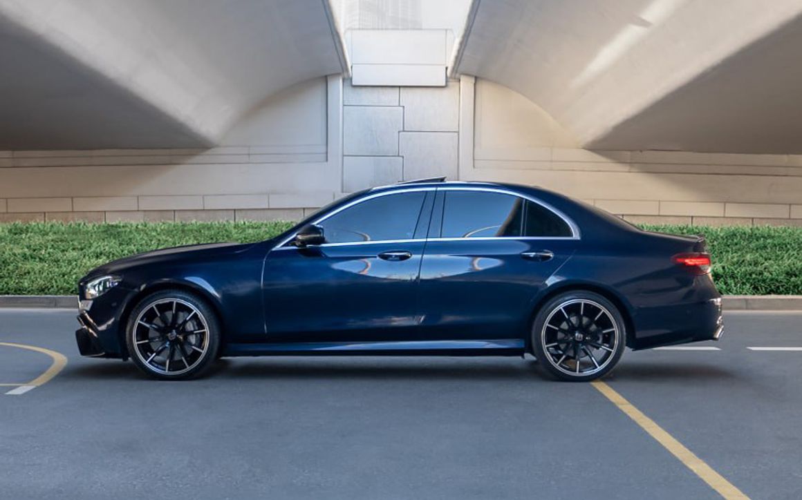 MERCEDES E300 - image 3