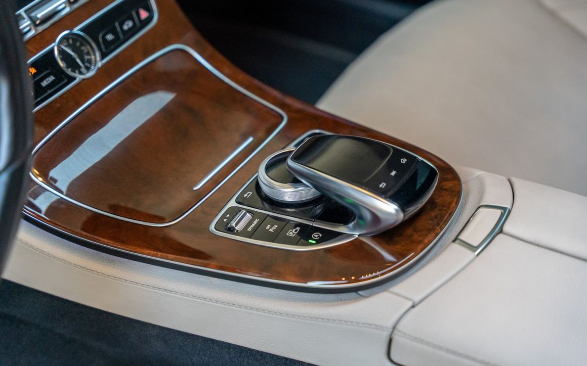 MERCEDES E300 - image 11