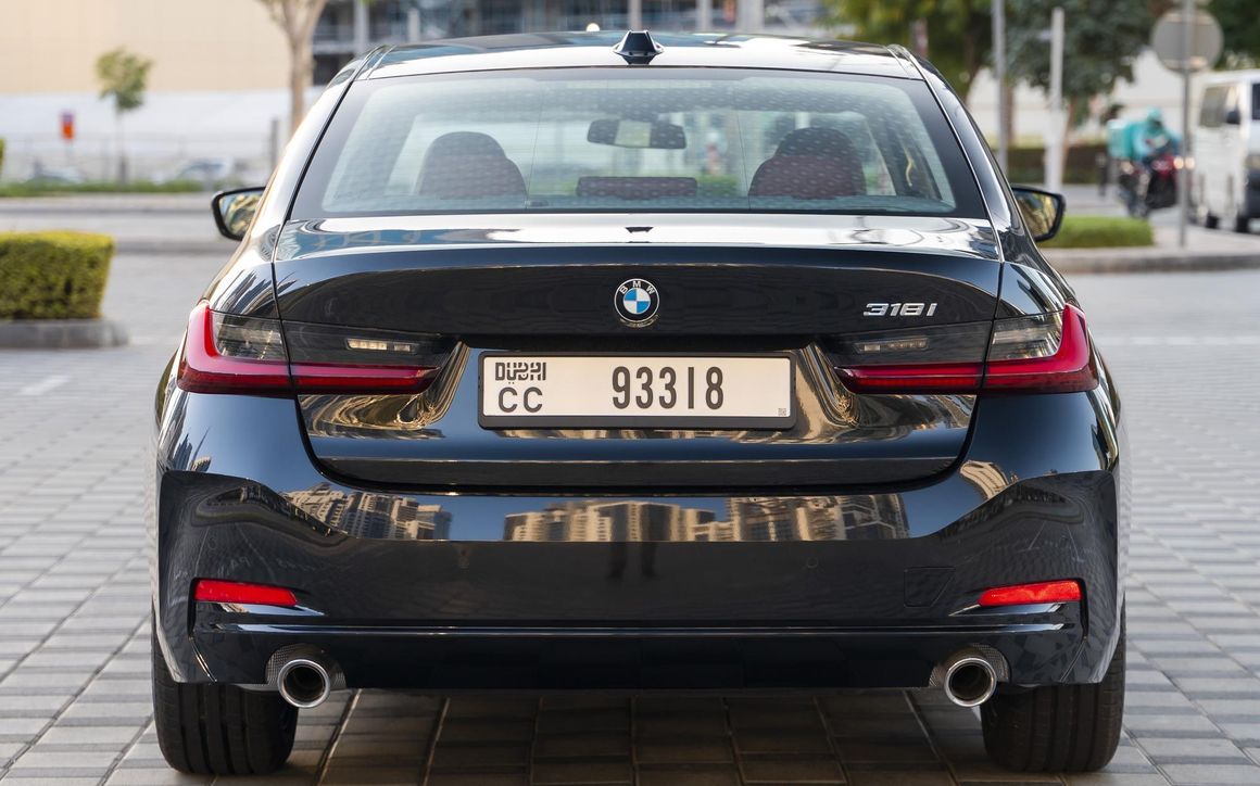 BMW 318i - image 7