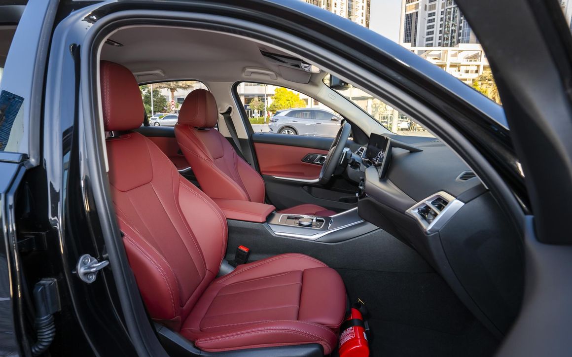 BMW 318i - image 12