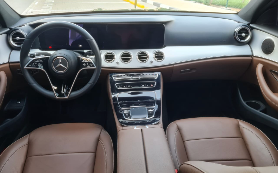 MERCEDES E250 - image 6