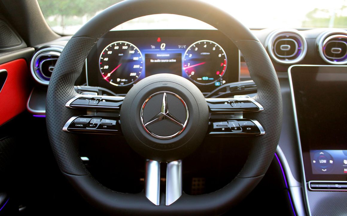 MERCEDES C200 - image 11