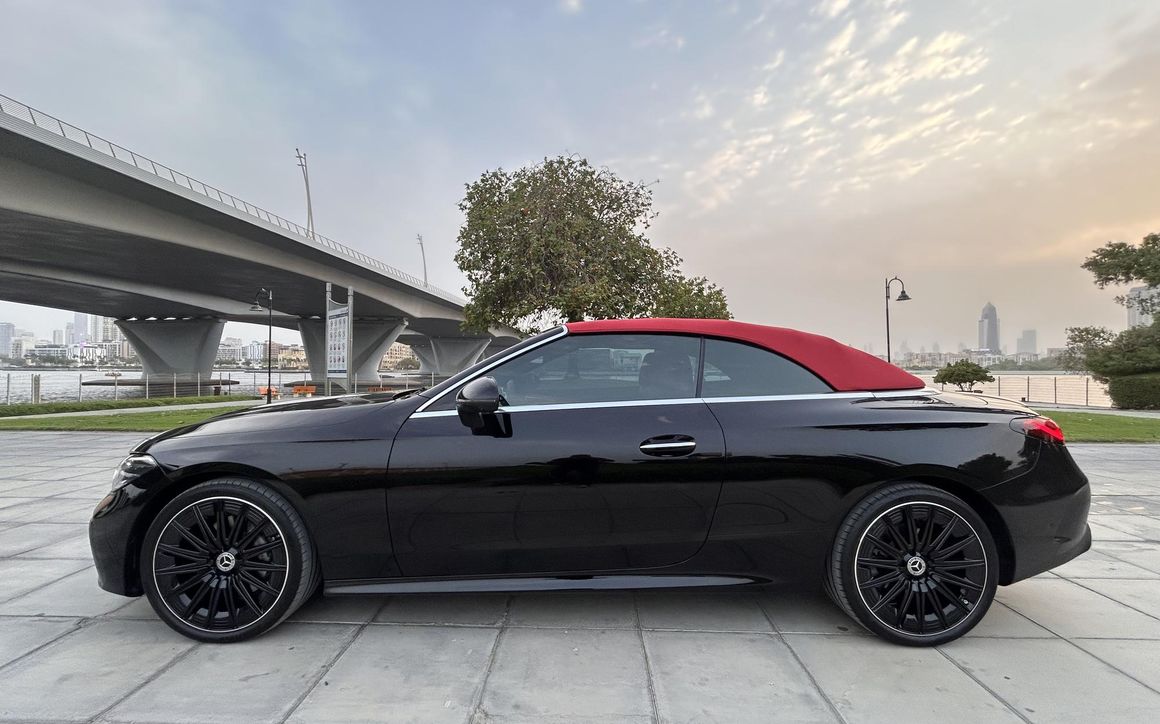 Mercedes-Benz CLE-200 CONVERTIBLE - image 2