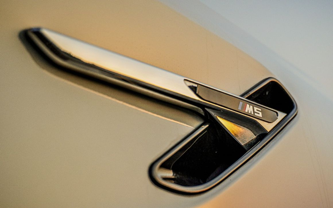BMW 530i - image 12