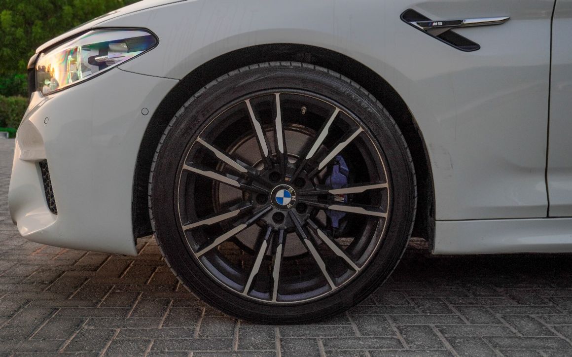 BMW 530i - image 8