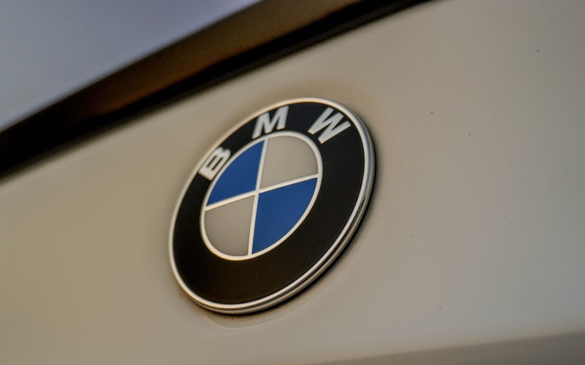 BMW 530i - image 10