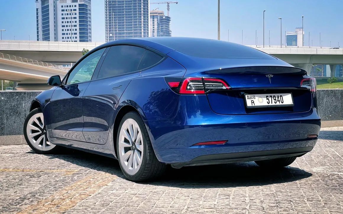 TESLA MODEL 3 STANDARD - image 4