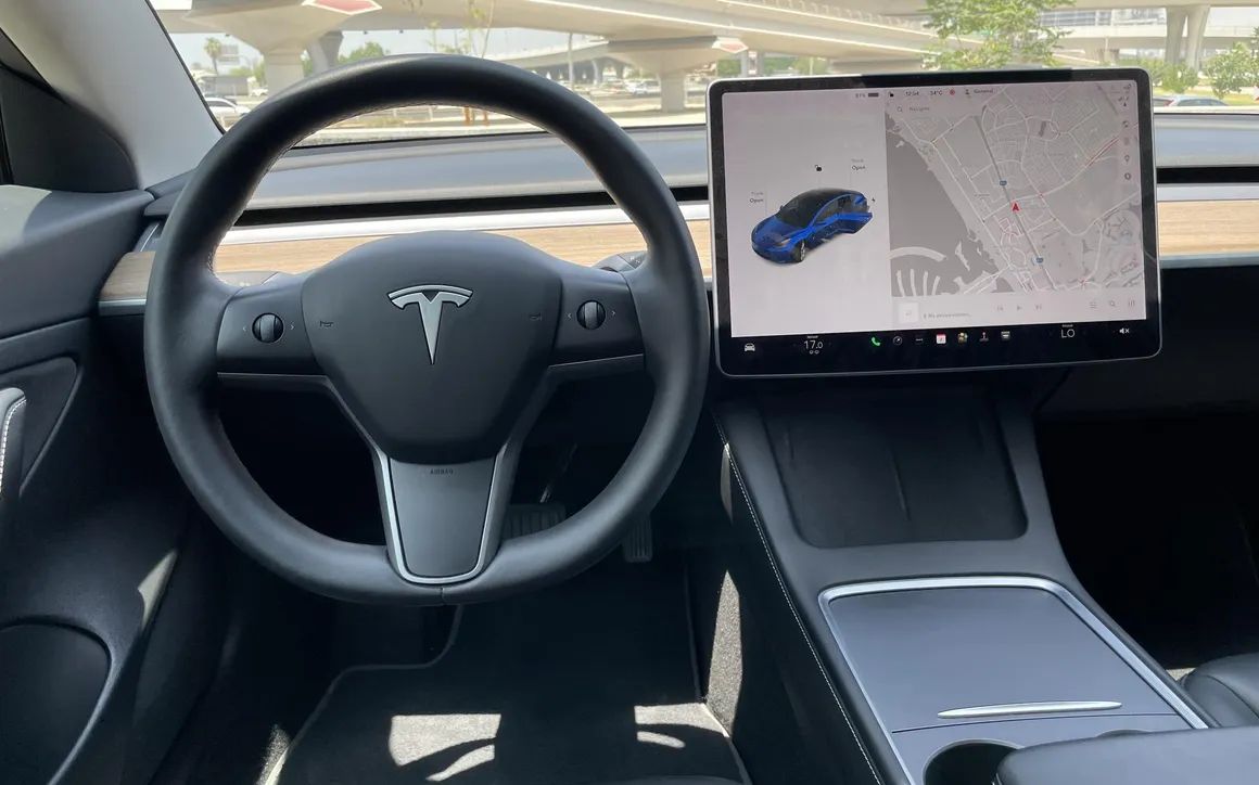 TESLA MODEL 3 STANDARD - image 7