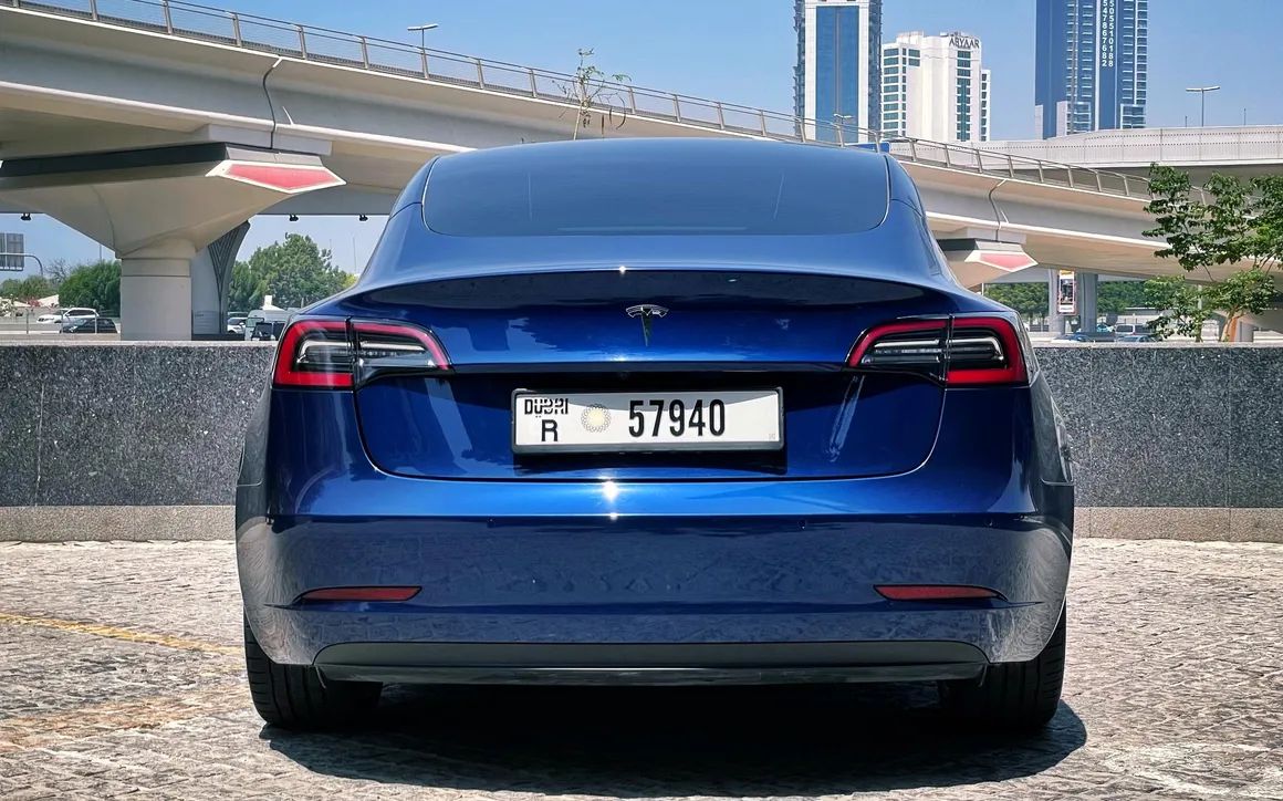 TESLA MODEL 3 STANDARD - image 5