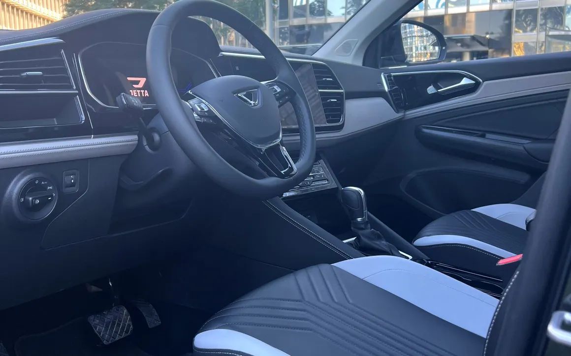 Volkswagen Jetta - image 10