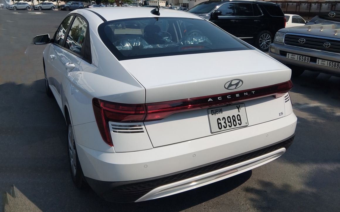 HYUNDAI ACCENT - image 7