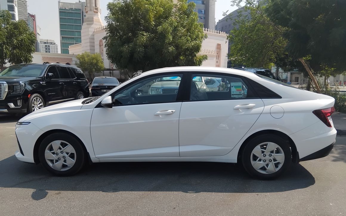 HYUNDAI ACCENT - image 2
