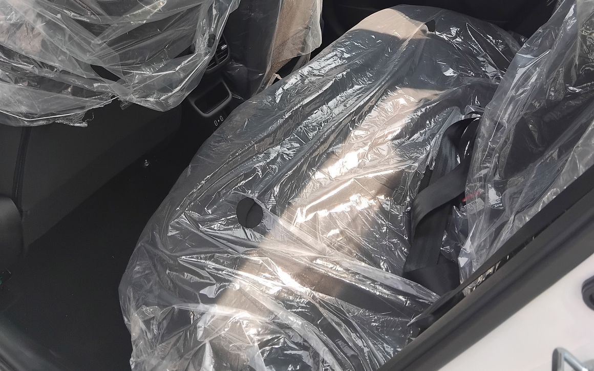 HYUNDAI ACCENT - image 9