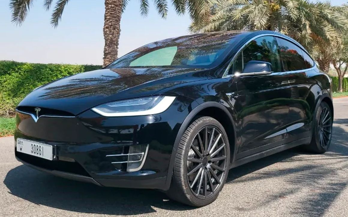 TESLA MODEL X - image 1