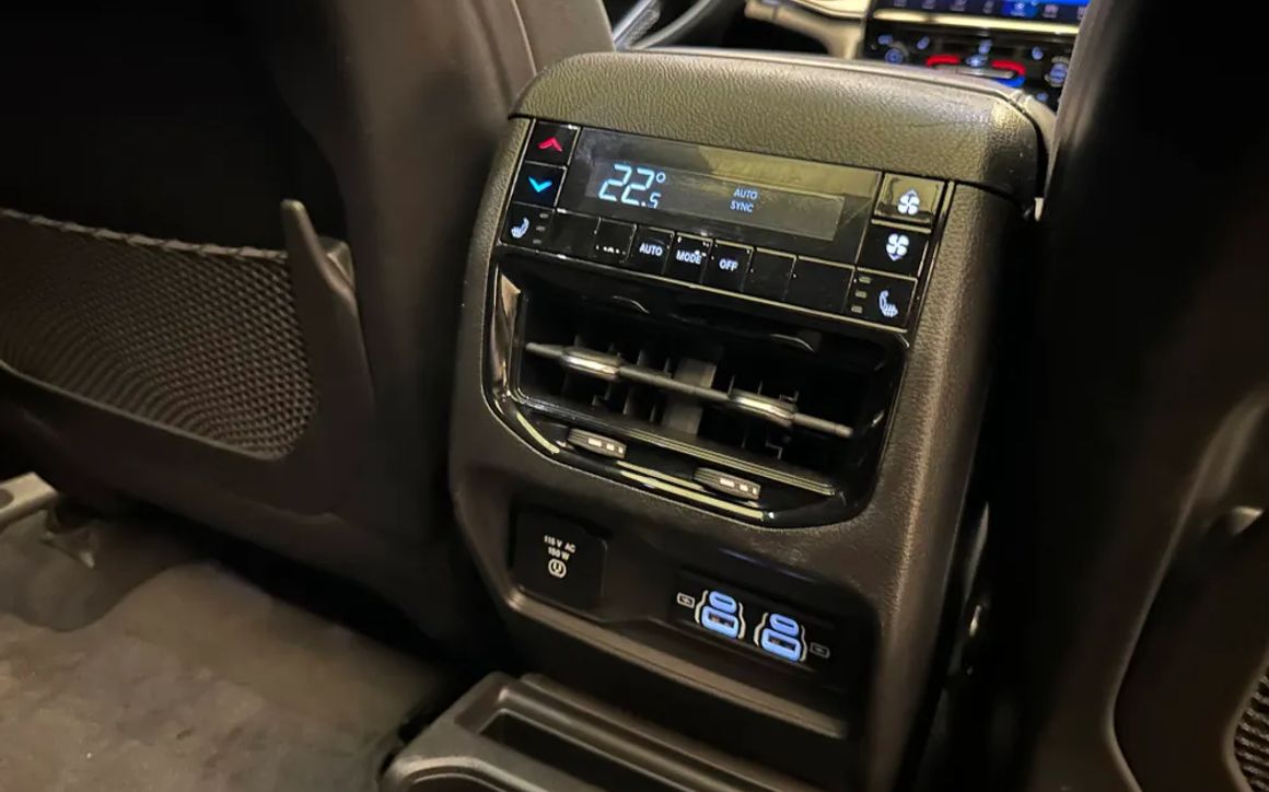 Jeep Cherokee - image 14