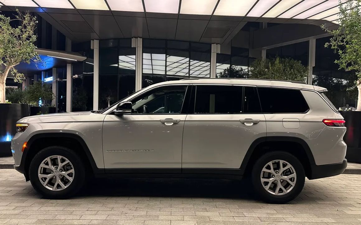 Jeep Cherokee - image 2