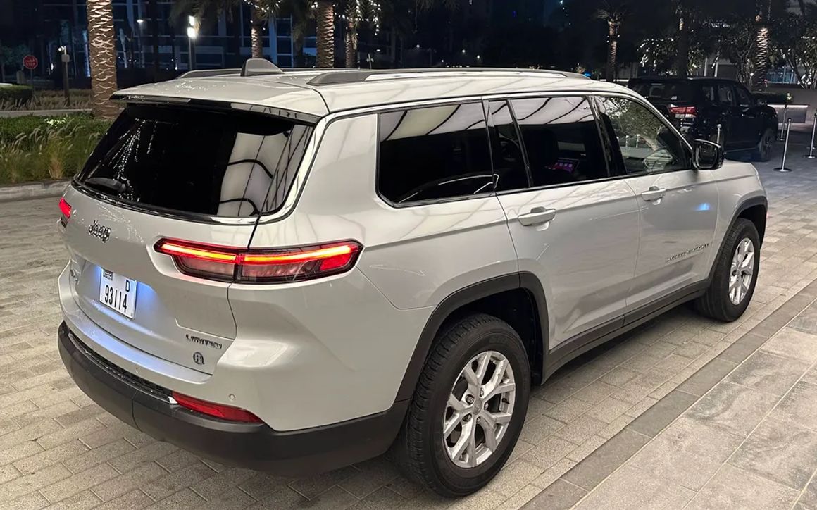 Jeep Cherokee - image 6