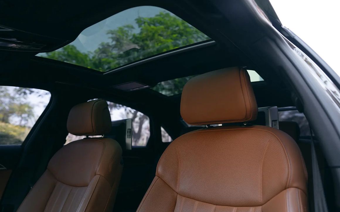 AUDI A8 - image 12