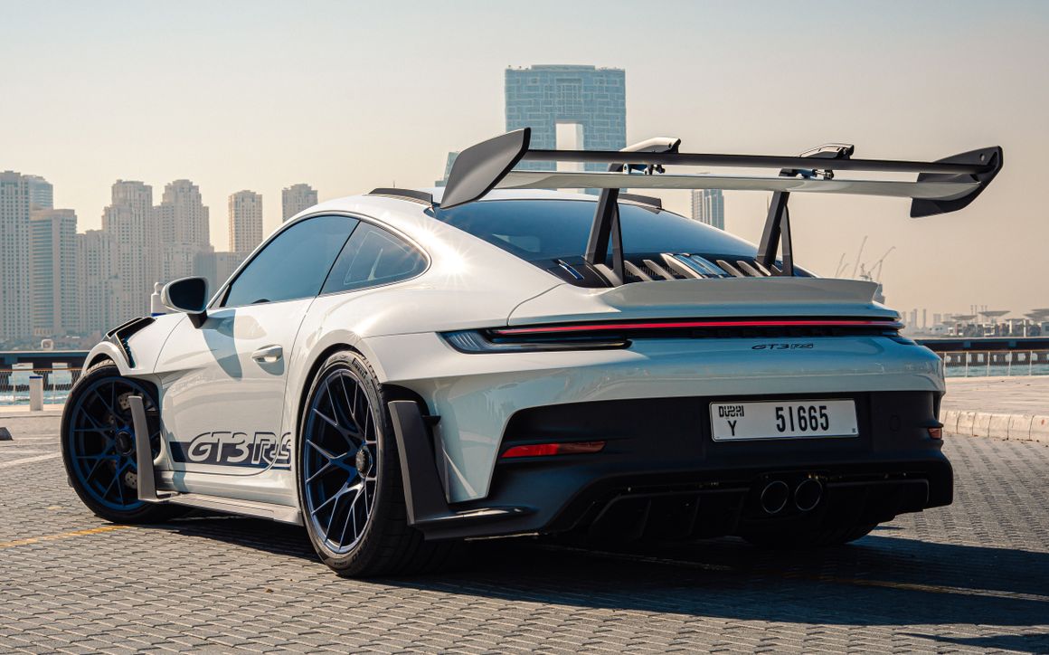 PORSCHE 911 GT3 RS - image 4