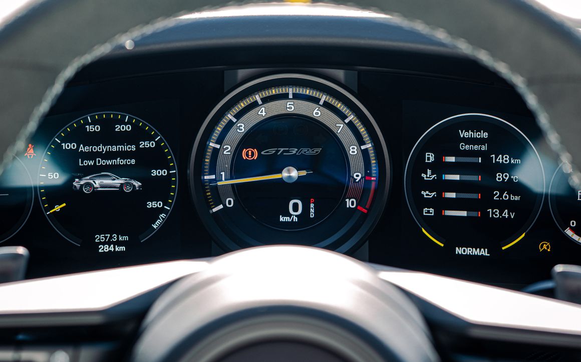 PORSCHE 911 GT3 RS - image 13