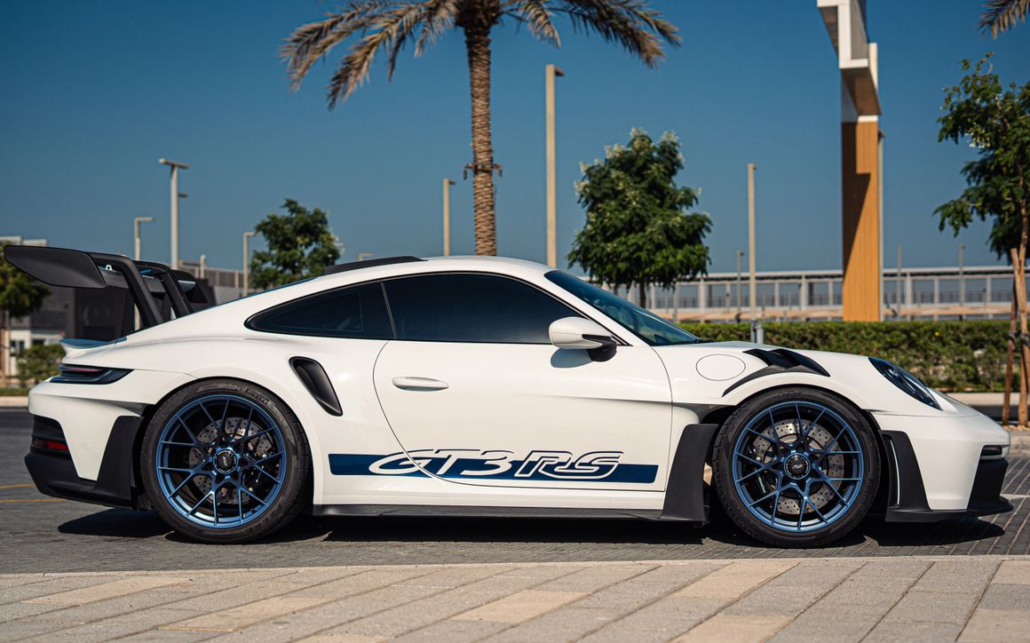 PORSCHE 911 GT3 RS - image 2