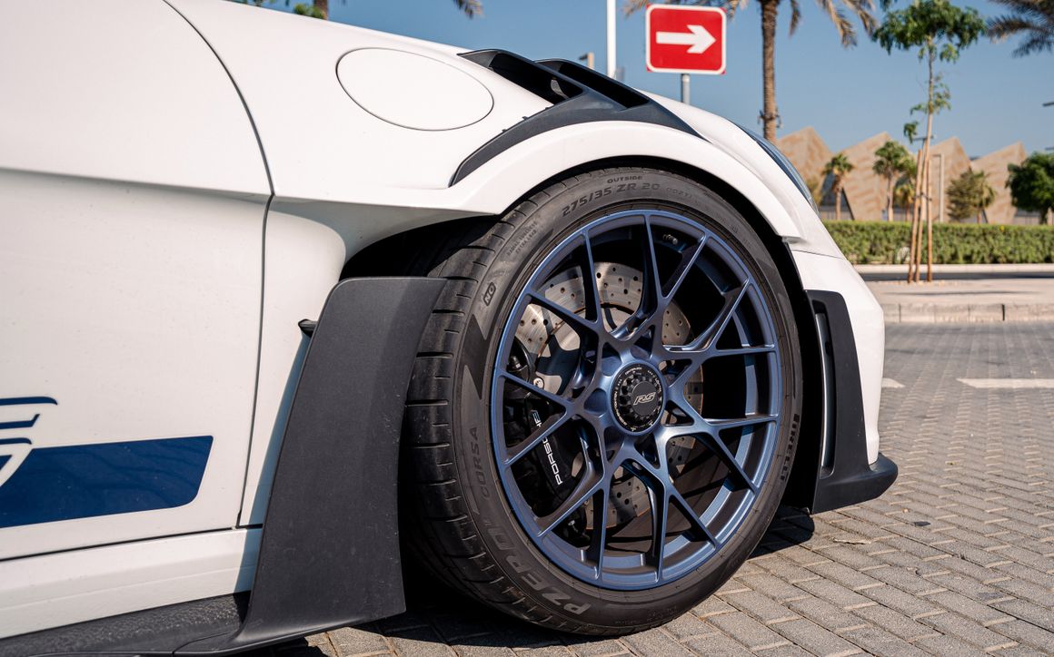 PORSCHE 911 GT3 RS - image 6