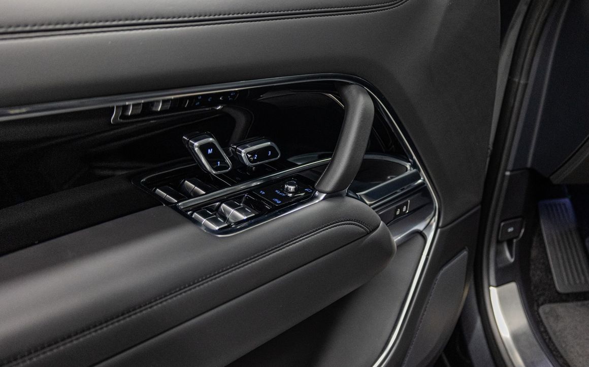 Range Rover Vogue HSE - image 9