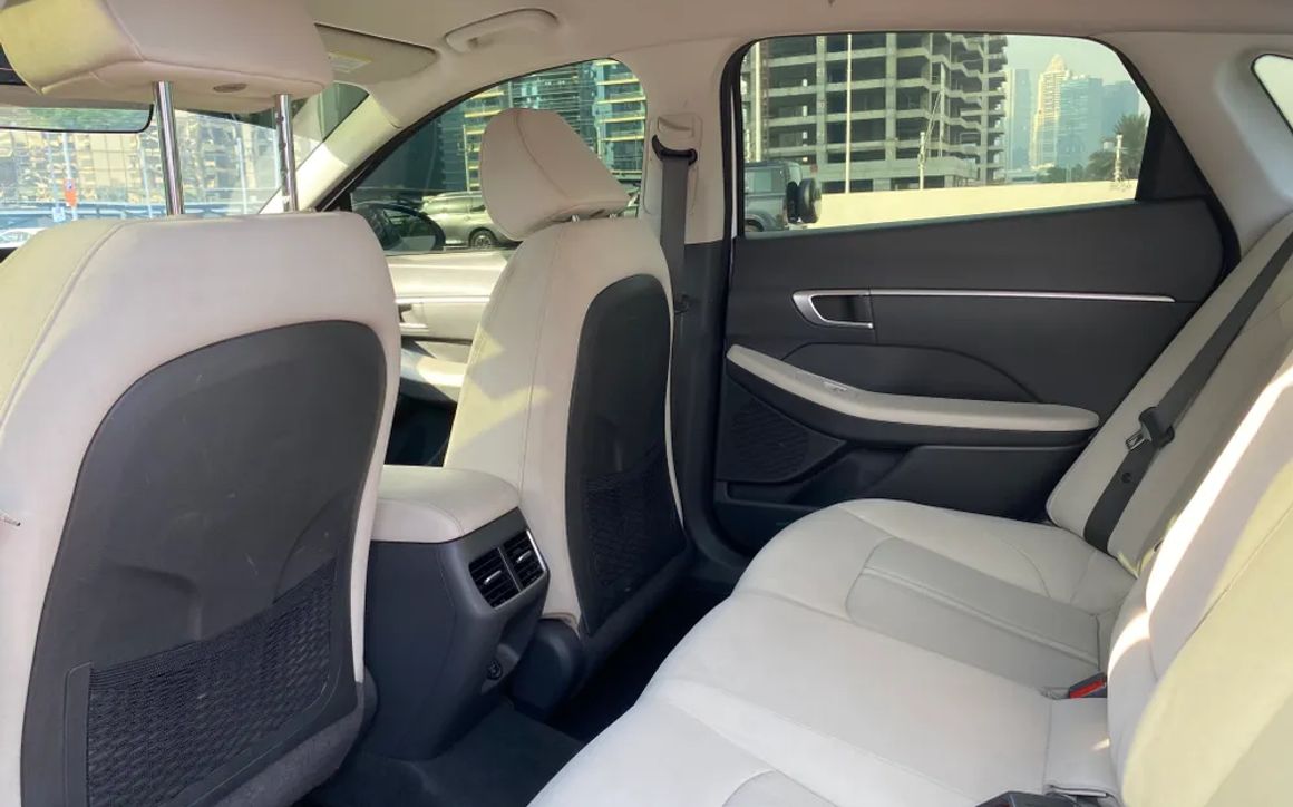 Hyundai Sonata - image 9