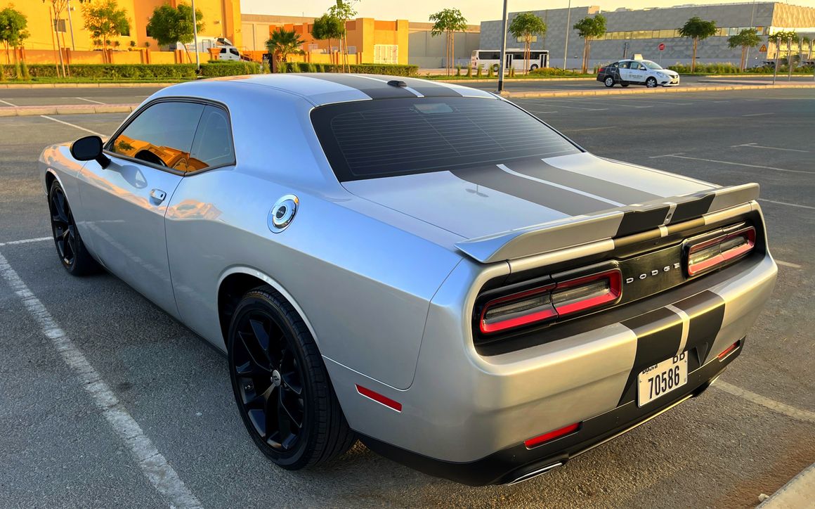 Dodge Challenger - image 8