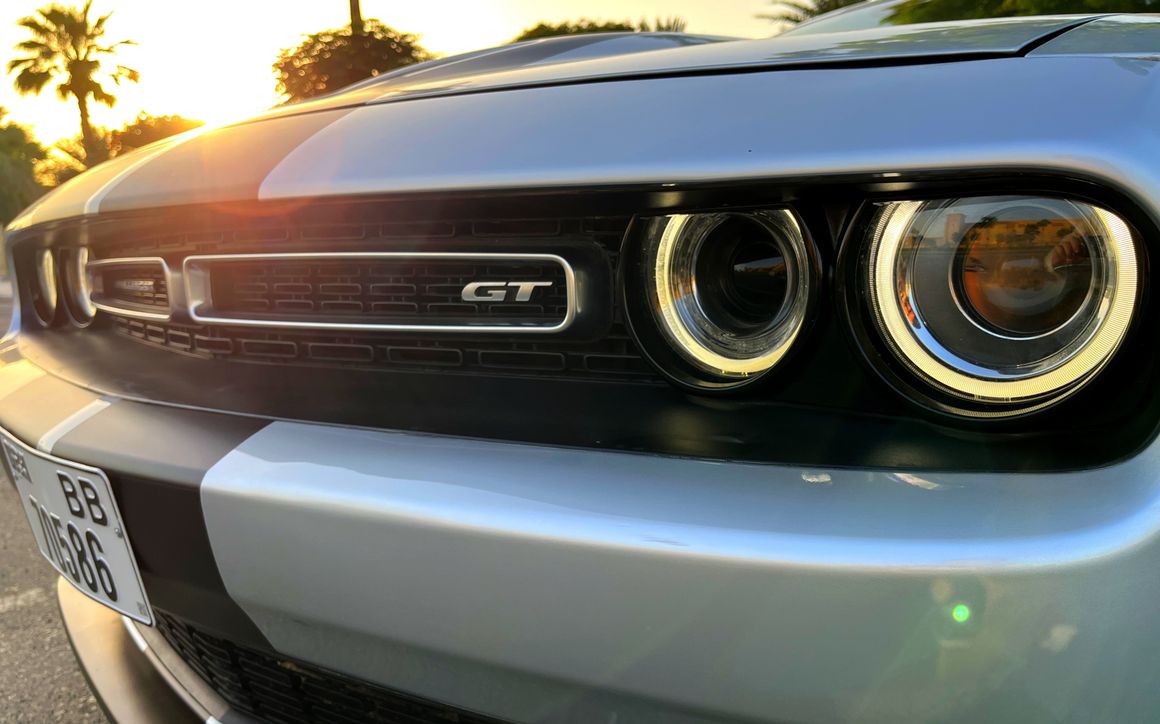Dodge Challenger - image 9